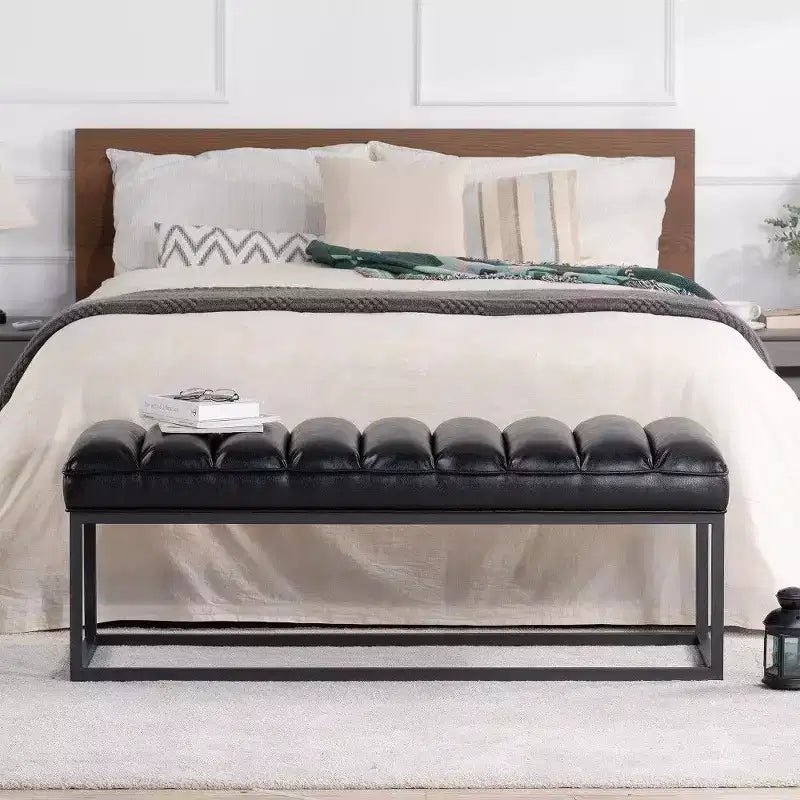 Banc de 137 cm en similicuir rembourré avec base en métal, banc d'entrée moderne pour chambre à coucher et salon