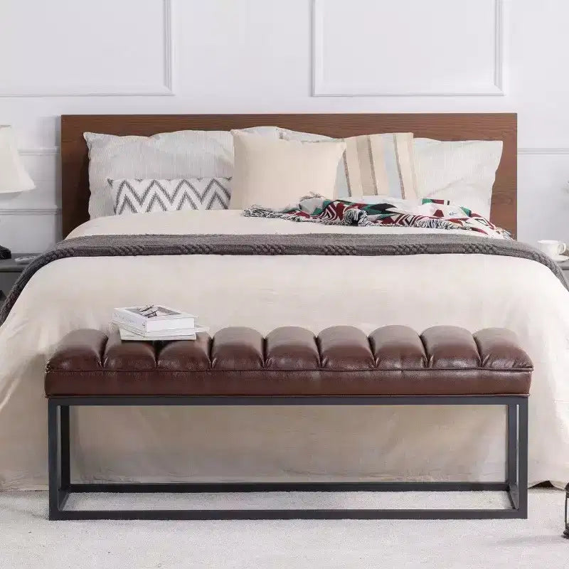 Banc de 137 cm en similicuir rembourré avec base en métal, banc d'entrée moderne pour chambre à coucher et salon