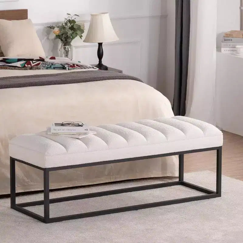 Banc de 137 cm en similicuir rembourré avec base en métal, banc d'entrée moderne pour chambre à coucher et salon